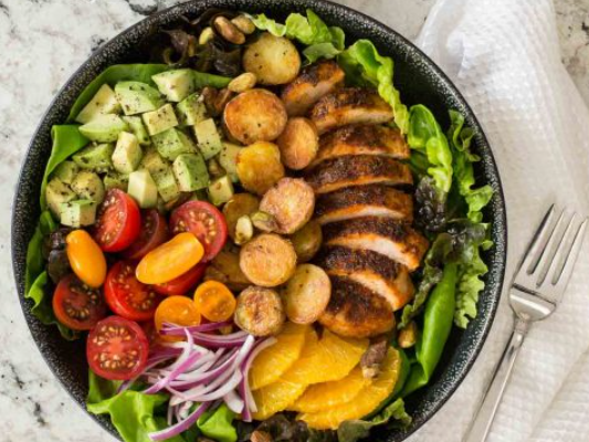 ALOSRA CHICKEN FAJITA WITH ROAST POTATO AND SALAD